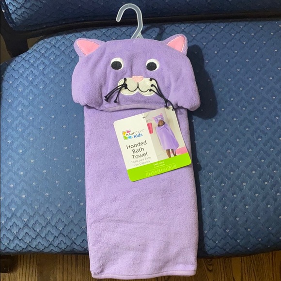 Mainstays Other - HOODED BATH TOWEL for a girl!!!!!